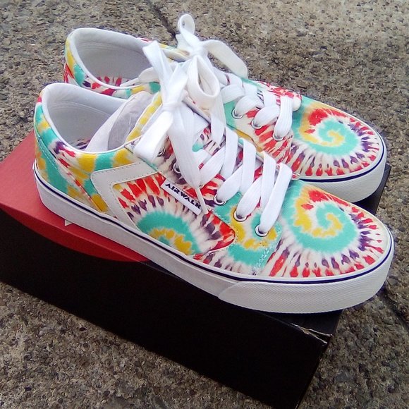 Airwalk Shoes - Tye Dye Airwalk Race Women's Sneakers gym shoes Sz. 9.5 New in box